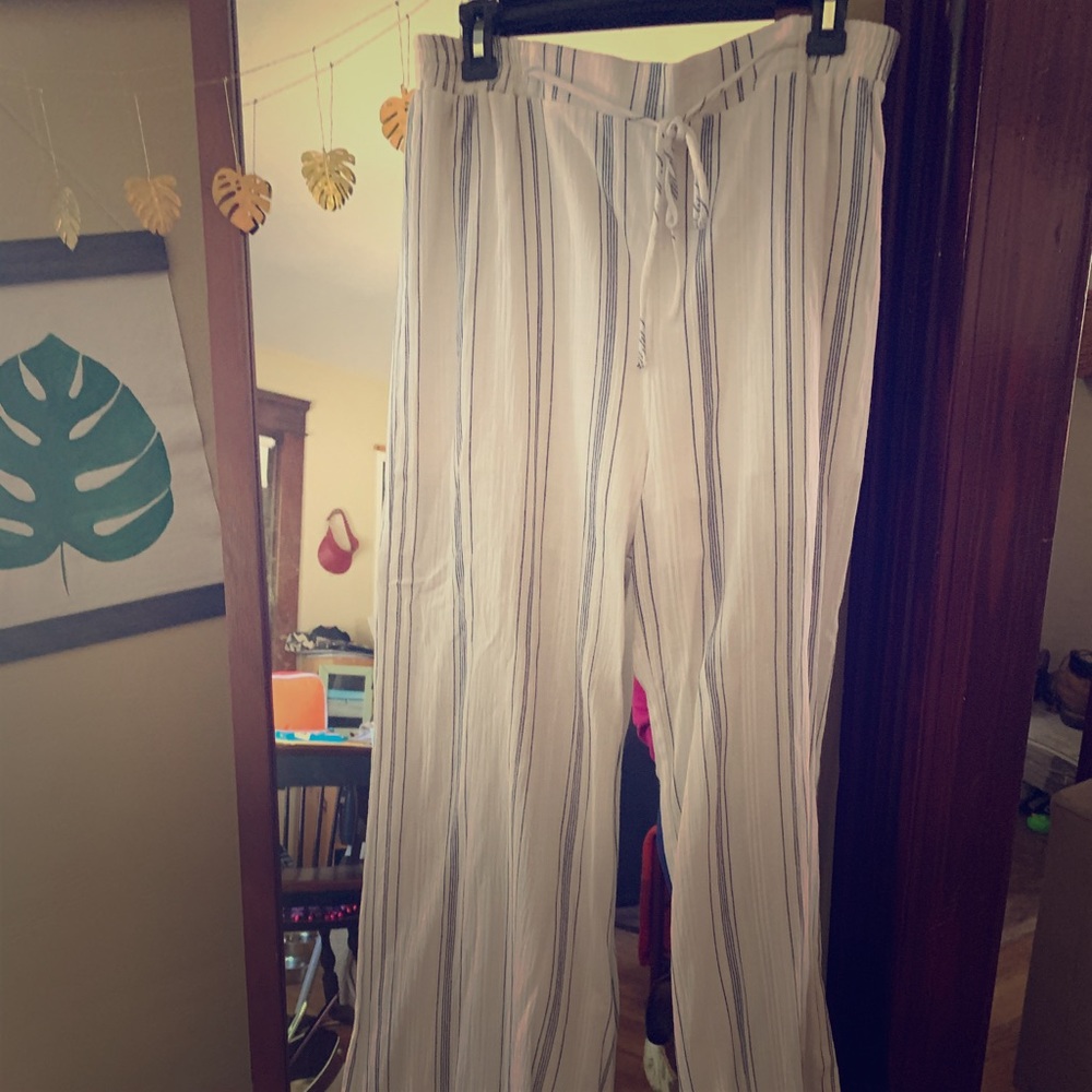 Freeloader white pants